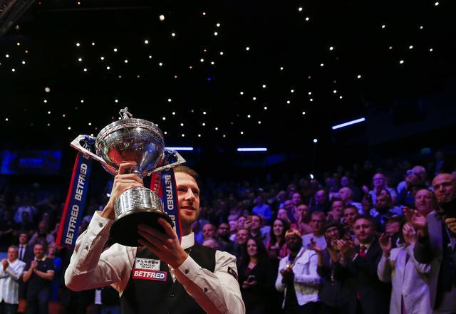 滑雪登山是 滑雪登山是