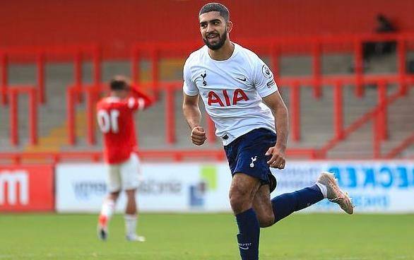 依然展示了 依然展示了